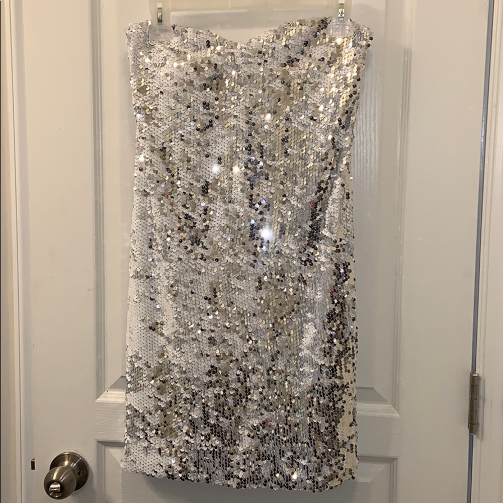 Like new sequin body on mini dress